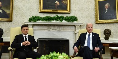Зіпсований телефон. П'ять ключових розбіжностей між Україною та США