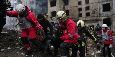 Влучання у низку об'єктів: в "Укренерго" відповіли, чи відключатимуть світло в Києві (відео)