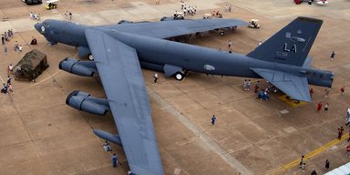 15 апреля 1952 года состоялся первый полет B-52 Stratofortress: самолет "Судного дня" для ядерного возмездия