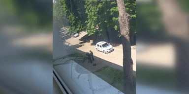 У Харкові жінки "відбили" в поліції оголошеного в розшук ТЦК чоловіка, — соцмережі (відео)