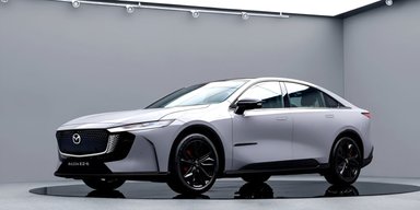Mazda показала електрифікований седан у спортивному стилі з запасом ходу до 1300 км (фото)