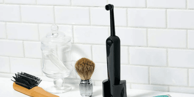 Женщина уличила мужа в измене с помощью зубной щетки: что она увидела