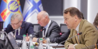 БПЛА прилетіли з Білорусі: РФ спеціально атакувала Польщу з повітря, — Сікорський