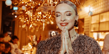 Василіса Фролова в ефектній сукні відсвяткувала своє 46-річчя в Дубаї (фото)