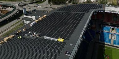 219 000 кВт*ч: крупнейшая в мире вертикальная солнечная батарея накрыла стадион в Норвегии