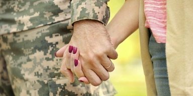 Злость, страх, надежда и любовь: как ждут своих любимых с войны украинские звезды (фото)