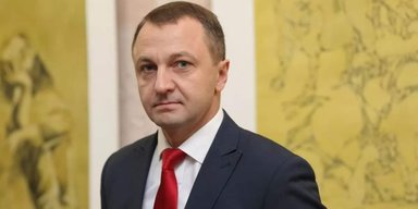 Чи можуть клієнти вимагати обслуговувати їх не українською мовою: що говорить омбудсмен