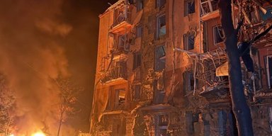 Ракета разнесла двор, пока люди спали: жуткие подробности падения ракеты в Запорожье (видео)