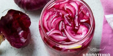 Пикантный гарнир: рецепт маринования лука