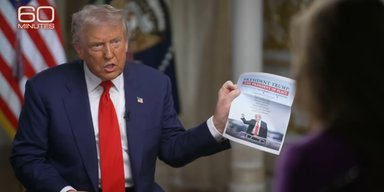 Трамп носить із собою папірець із кількістю воєн, які він завершив (відео)