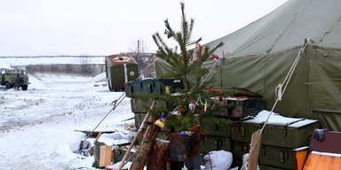 Дед Мороз под Дебальцево. Там тоже ждут подарков