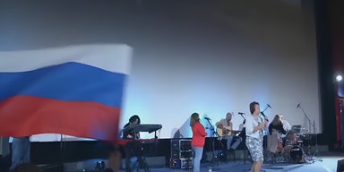 "Щоб нести благу звістку": у РФ парафіяни церкви п'ятидесятників заспівали про ракети (відео)