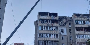Дитина не встигла забігти у підʼїзд: у Миколаєві збільшилася кількість жертв після атаки РФ