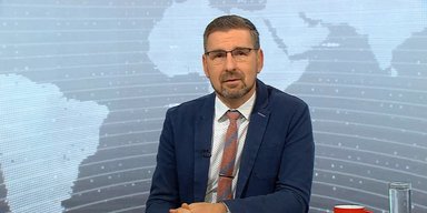 Залишив телеефір та мобілізувався: ведучий Вадим Карп'як приєднався до ДШВ ЗСУ