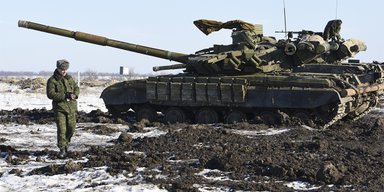 Русские танки в степях Украины. Зачем Россия наращивает военное присутствие вблизи общей границы