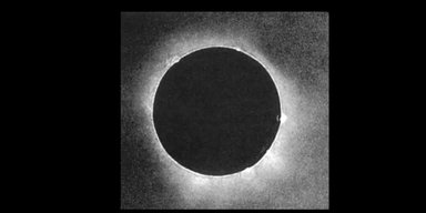 Коли було зроблено першу фотографію повного сонячного затемнення: відповідь може здивувати (фото)