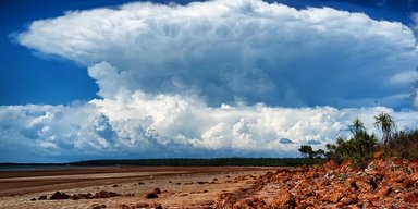 Ежедневно на севере Австралии появляется облако: по нему можно сверять часы (фото)