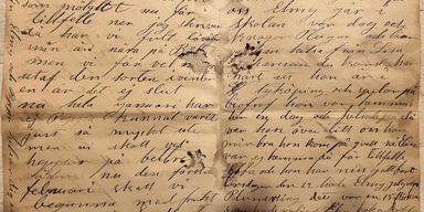 Пролежал в стене 110 лет: супруги нашли запечатанное письмо из прошлого и разгадали тайну