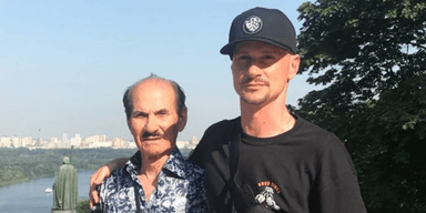 Сын Григория Чапкиса показался с двумя сыновьями: где он сейчас (фото)