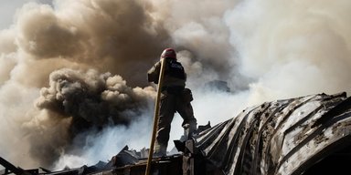 Обстріл Полтави: в ЗСУ підтвердили влучання в будівлю ТЦК, є загиблі та поранені (фото)