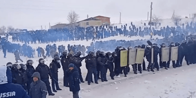 У російській Башкирії масові заворушення: тисячі людей вийшли на протести, є поранені (відео)