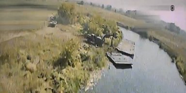"Понтонная переправа исчезла": как FPV-дроны нарушили логистику ВС РФ под Курском (видео)