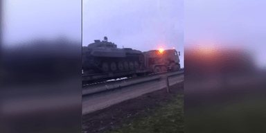 Везуть техніку й особовий склад: партизани побували на аеродромі в Джанкої (фото, відео)