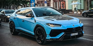 В Киеве заметили заряженный кроссовер Lamborghini с "дьявольской" мощностью (фото)