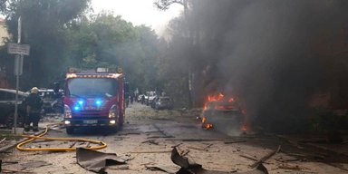 Понівечений центр міста та 20 постраждалих: що відомо про сьогоднішній обстріл Дніпра (фото, відео)