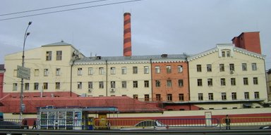 В Киеве вспыхнул пожар на крупнейшей фабрике Roshen (видео)