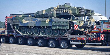 Венгрия получила первый из 44 танков Leopard 2A7HU (фото)