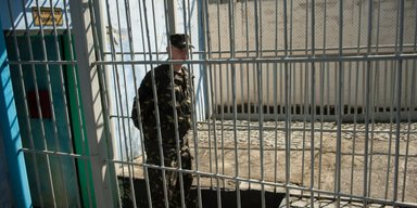 В колонії Полтавської області катували та вбивали ув'язнених, — ДБР (відео)