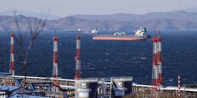 Вопреки санкциям ООН: Россия начала прямые поставки нефти в КНДР, — FT (фото)