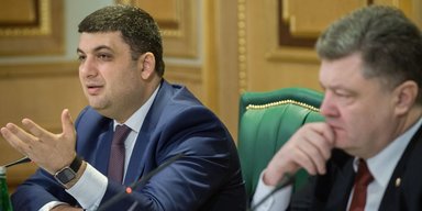Карточный домик Порошенко. Почему увольнение Яценюка лишь усугубит кризис