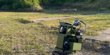 Оружие будущего: новый украинский робот "Хижак" подстрелит врагов даже в движении (видео)