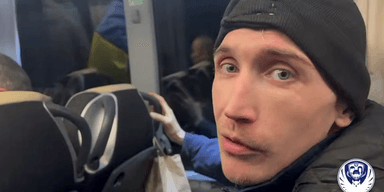 "Любіть Україну": український військовий продекламував знаменитий вірш після обміну (відео)