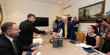 Содержательный разговор об оружии: Зеленский рассказал о встрече с Китом Келлогом в Риме (видео)