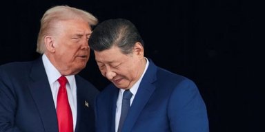 Трампа висміяли в мережі за скривлену гримасу поруч із Сі Цзіньпіном (відео)