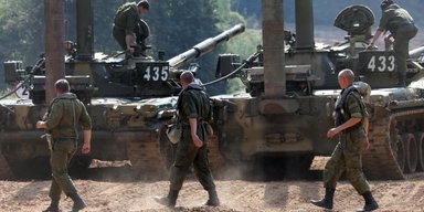 "Перенести войну за Днепр": для чего Россия держит до 200 тысяч солдат на юге Украины