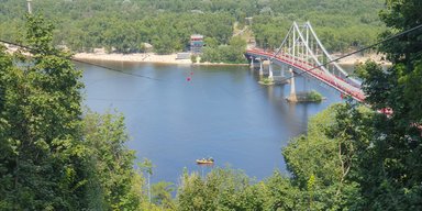 У Києві загинув хлопець через обрив троса над Дніпром: у поліції розкрили причину трагедії