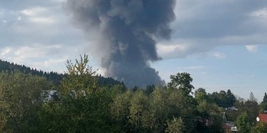 Загорівся будинок, постраждала дитина: у селі під Івано-Франківськом прорвало нафтопровід (відео)