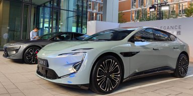Запас ходу 700 км і немає заднього скла: презентовано нового конкурента Tesla від Huawei (фото)
