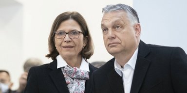 Виктор Орбан пожаловался, что "украинцы угрожают его семье" (видео)
