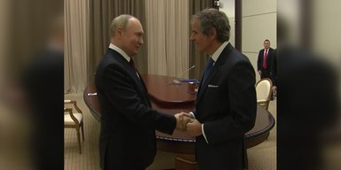 Глава МАГАТЭ Гросси встретился с Путиным в Сочи: что известно (видео)