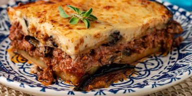 Символ греческой кухни: рецепт мусаки с баклажанами