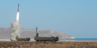 Адаптували "Бастіон": РФ випробувала нову ракетну зброю в Україні, — розвідка Британії