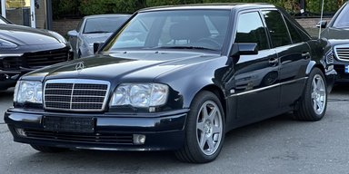 Неприметный раритет: самый дорогой Mercedes W124 в Украине продают за $130 000 (фото)