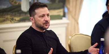 Разговоры с Трампом: Зеленский готов полностью прекратить огонь, – Госдеп США