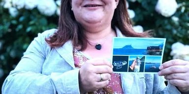 Жінка ще школяркою кинула в море пляшку з листом і через 31 рік отримала відповідь