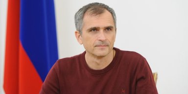 "Не розгледів": пропагандист Подоляка сконфузився з привітанням для окупантів (фото)